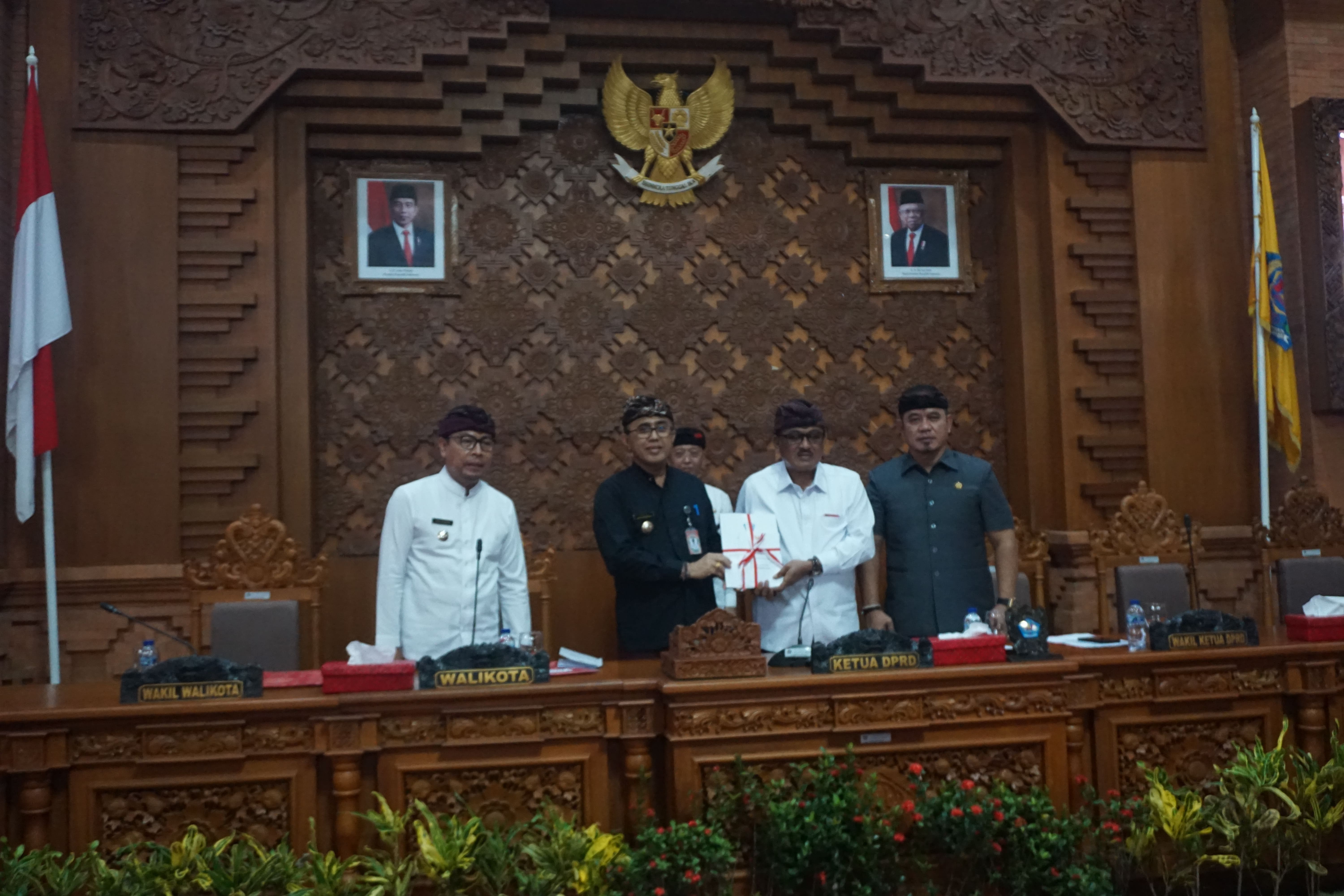 PARIPURNA KE-3 MASA PERSIDANGAN I DPRD KOTA DENPASAR : PENYAMPAIAN LKPJ WALI KOTA DENPASAR TA 2023
