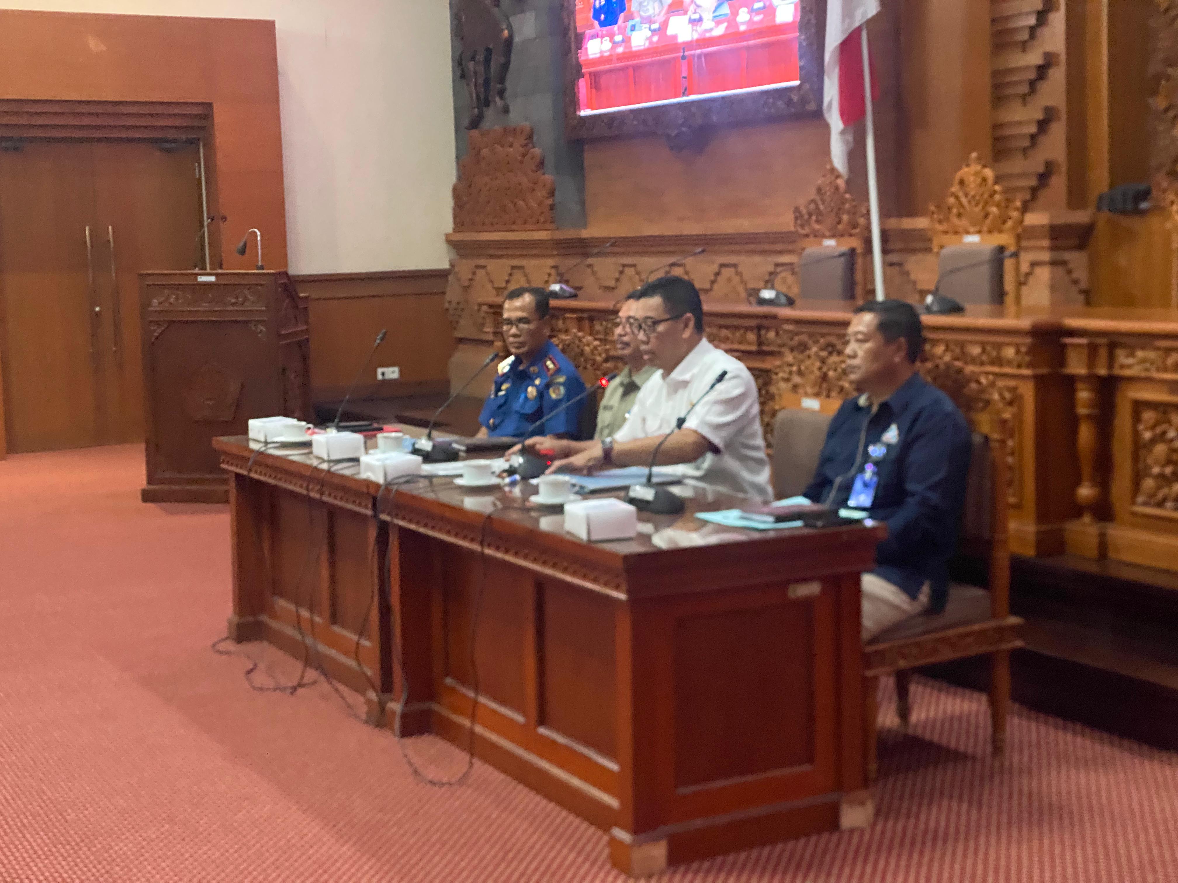 RAPAT KERJA KOMISI I DENGAN BPBD, DINAS DAMKAR DAN PDAM KOTA DENPASAR