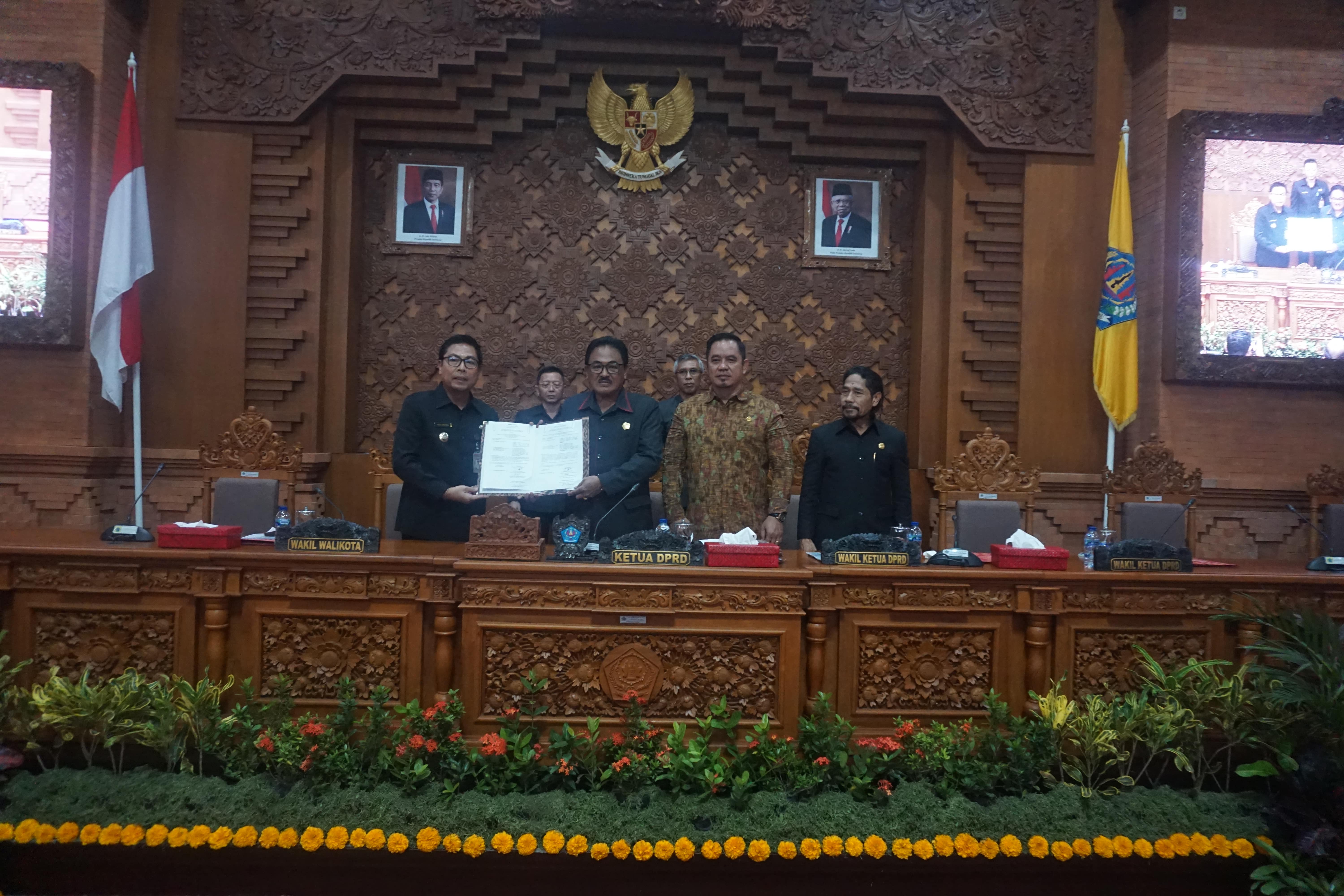 RAPAT PARIPURNA KE-13 MASA PERSIDANGAN II DPRD KOTA DENPASAR