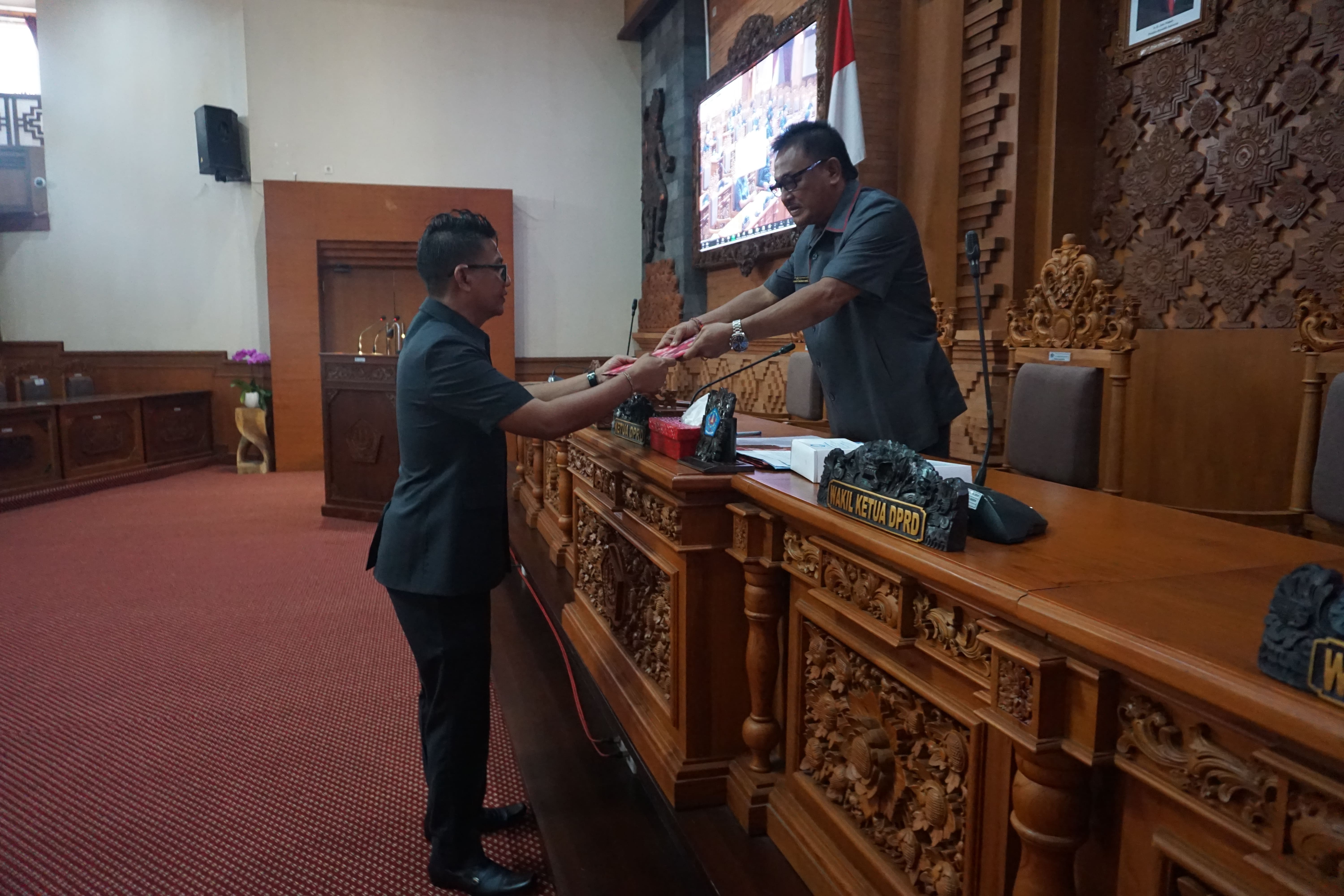 PENETAPAN KEPUTUSAN DPRD TENTANG REKOMENDASI ATAS LKPJ WALIKOTA DENPASAR TA 2023
