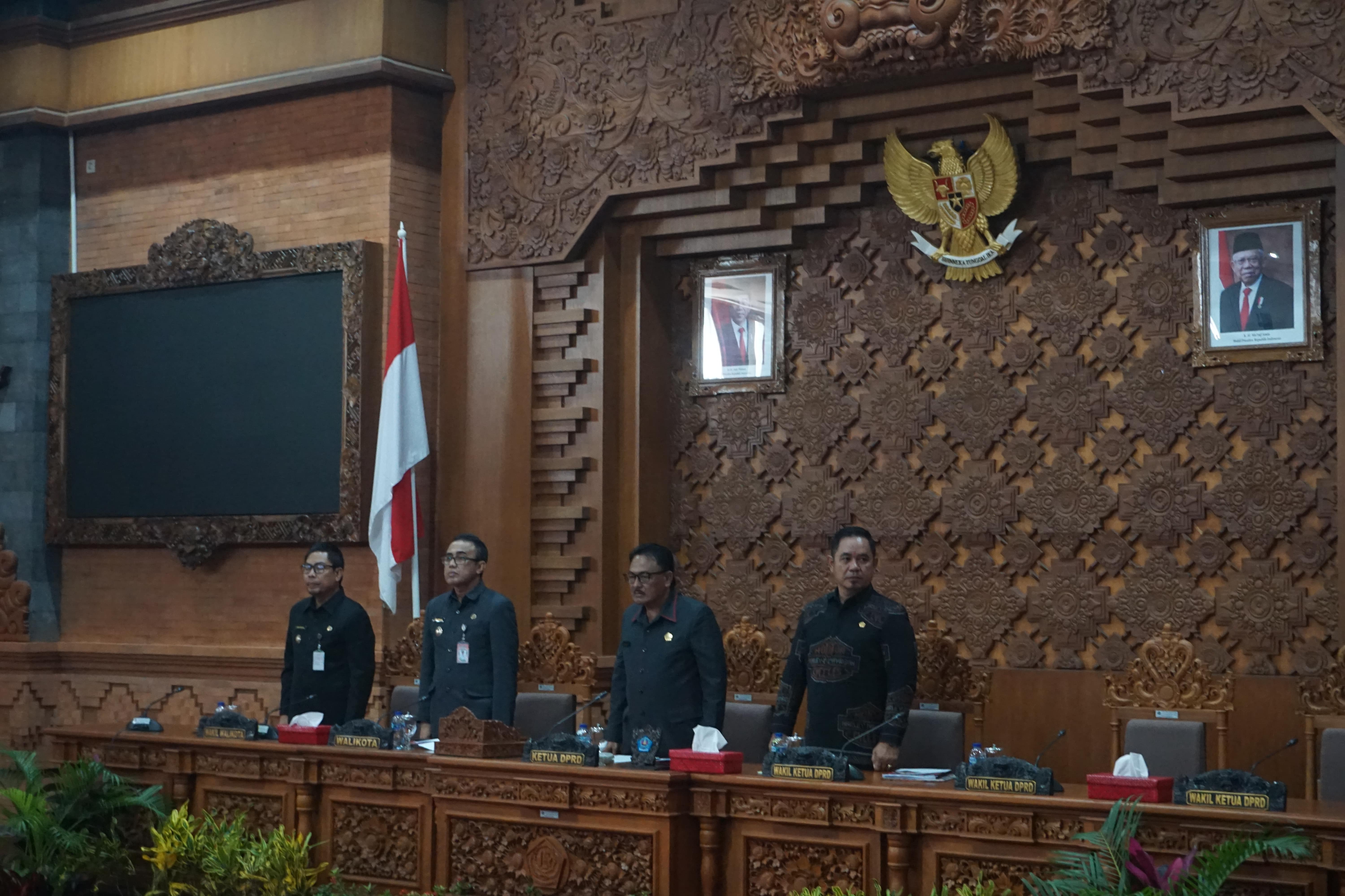 RAPAT PARIPURNA KE-18 DPRD: TETAPKAN 2 RANPERDA DAN RKUA-PPAS TA 2025