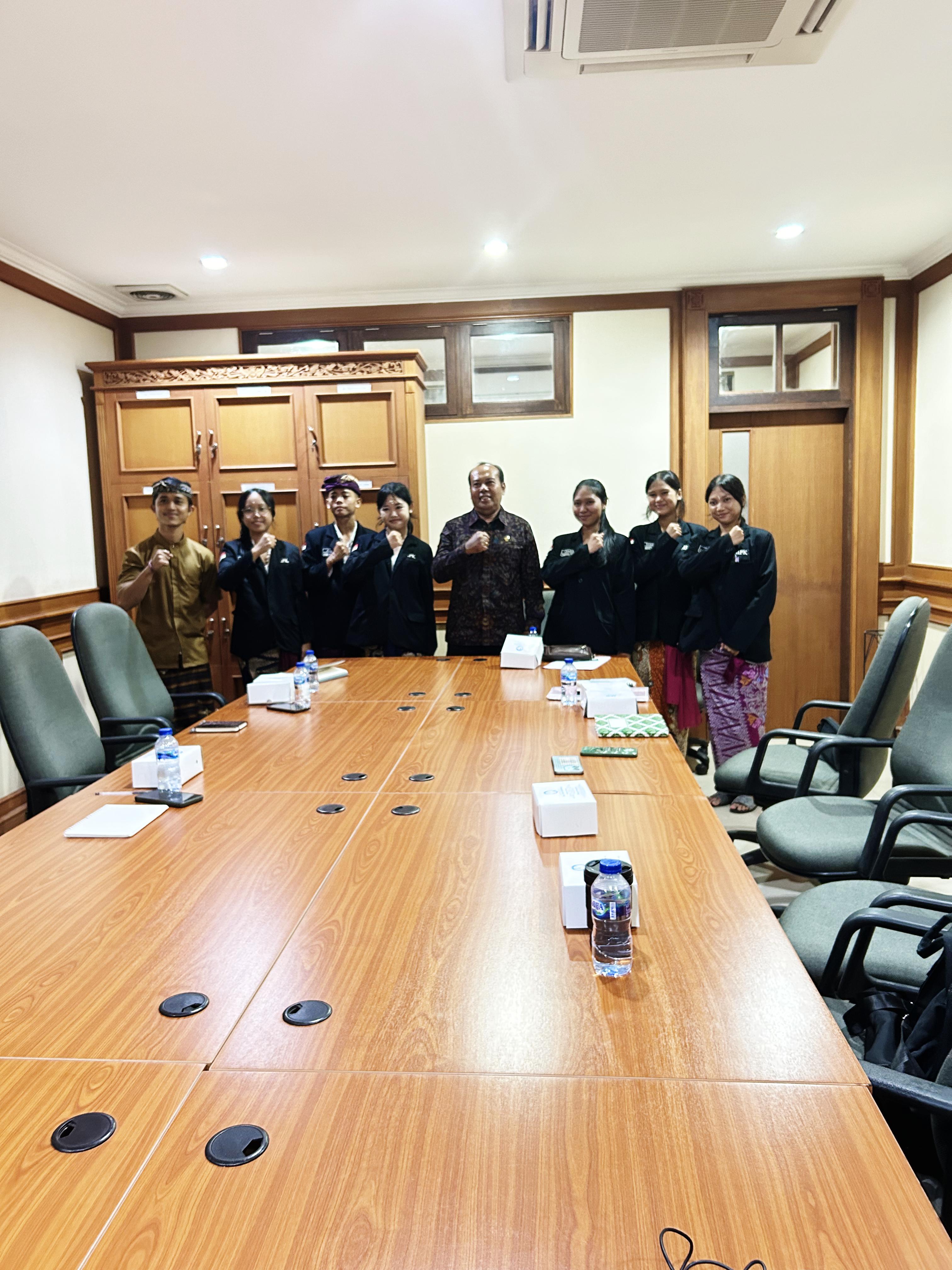 KOMISI IV TERIMA AUDENSI SMK NEGERI 2 DENPASAR 