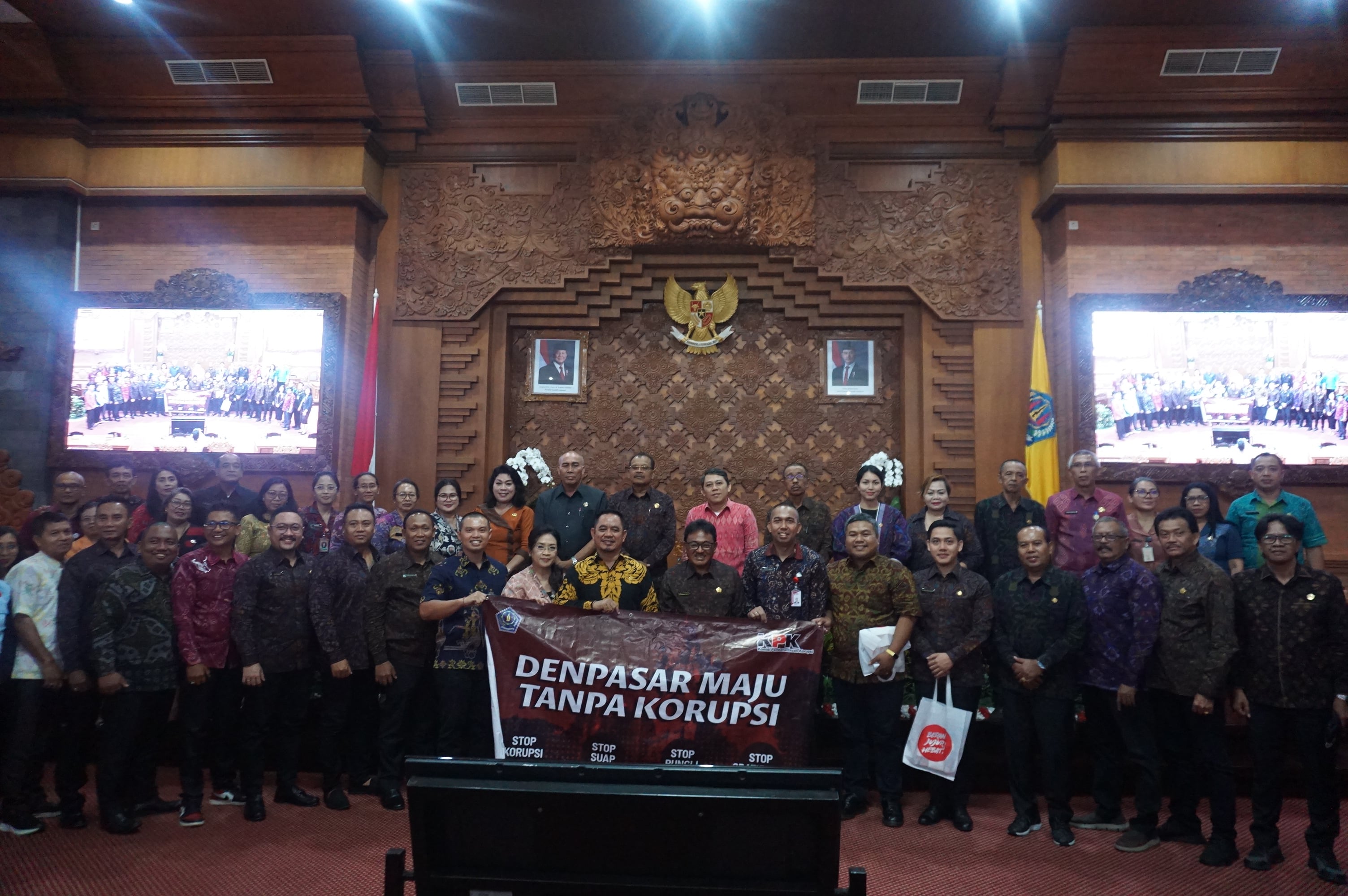 BEKERJA SAMA DENGAN KPK RI, DPRD KOTA DENPASAR IKUTI SOSIALISASI ANTI KORUPSI