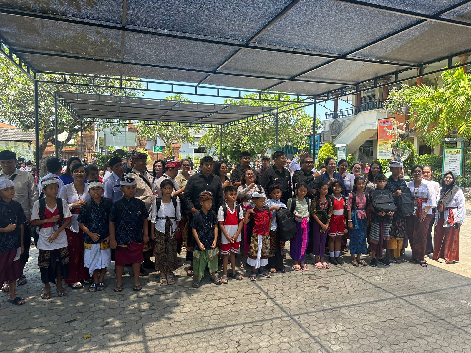KOMISI III DAN IV DPRD KOTA DENPASAR KUNJUNGAN KERJA KE SDN 1 PADANGSAMBIAN DAN SDN 23 PEMECUTAN
