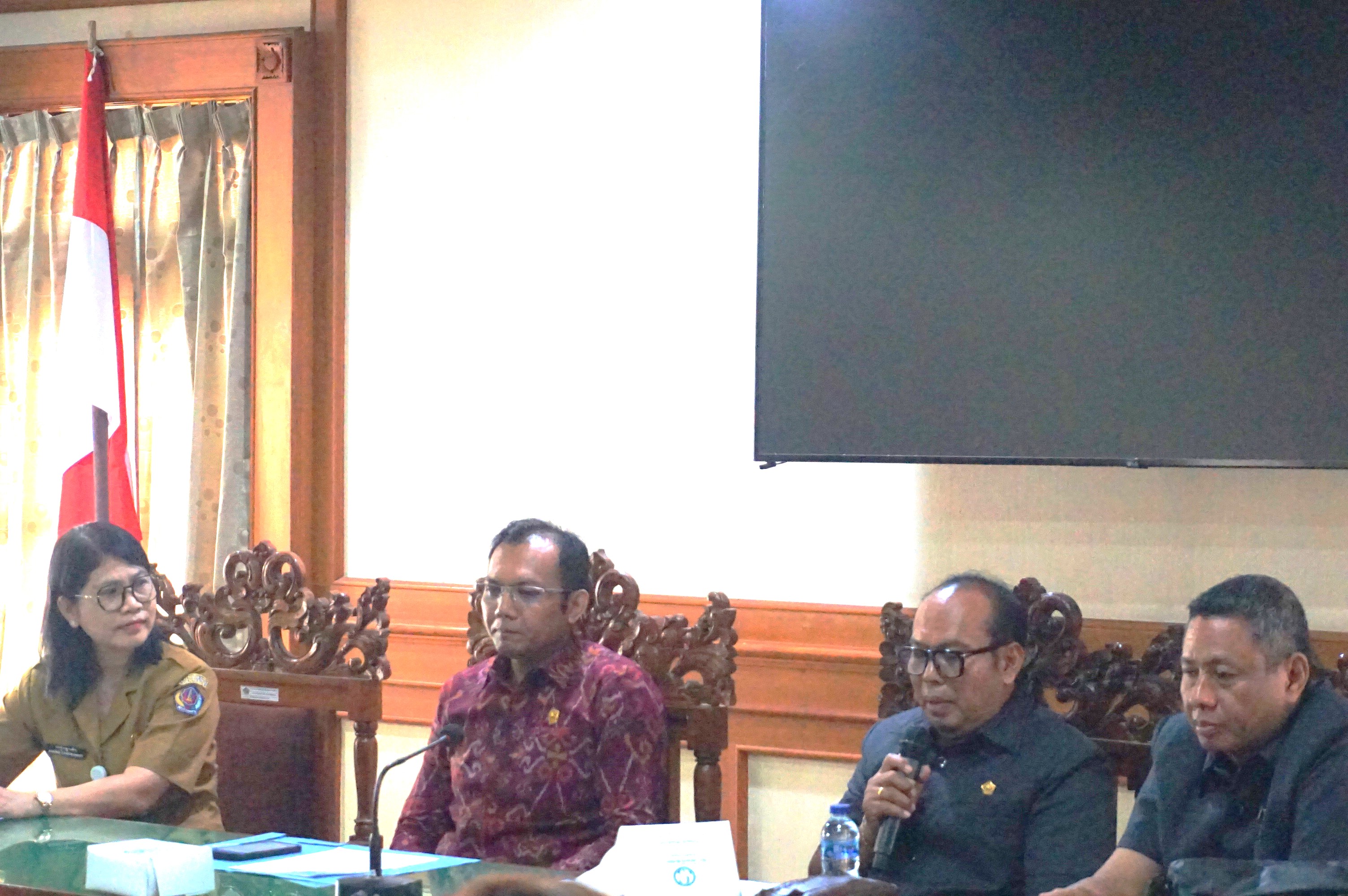KOMISI IV DPRD KOTA DENPASAR UNDANG DINKES BAHAS ISU STRATEGIS DI BIDANG KESEHATAN 