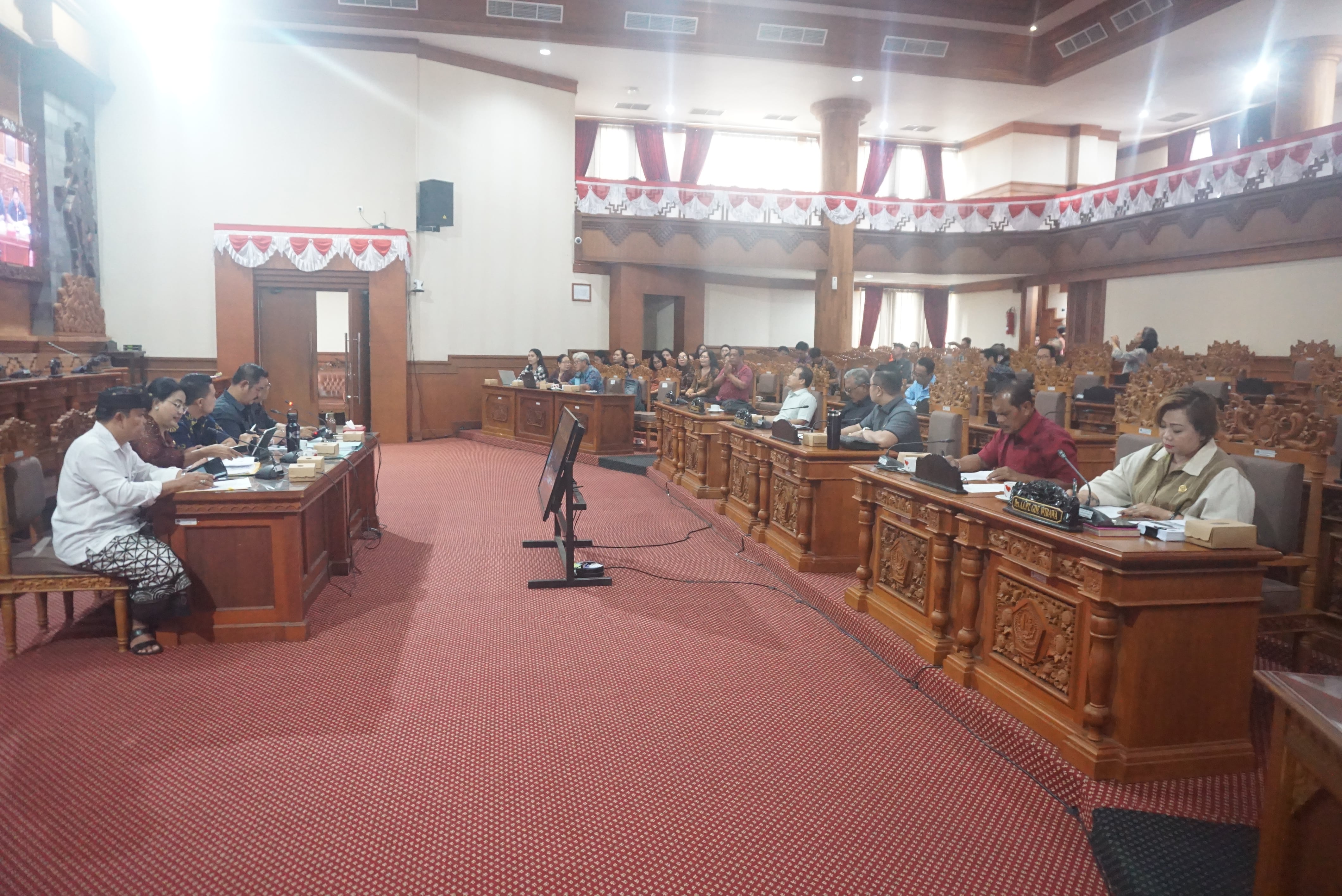 PANSUS V DPRD KOTA DENPASAR RAMPUNGKAN PEMBAHASAN RANPERDA RPPLH 2025–2054