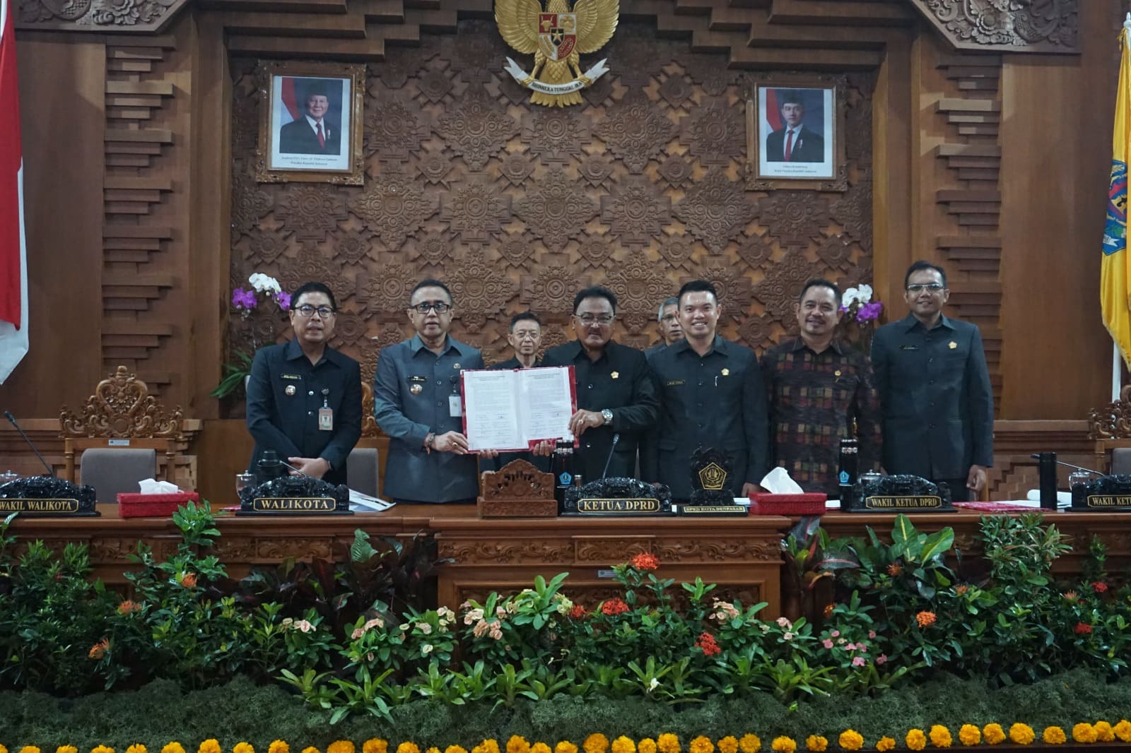 RAPAT PARIPURNA KE-14 DPRD KOTA DENPASAR: WALIKOTA SAMPAIKAN RANPERDA PERTANGGUNGJAWABAN APBD TA 2024 DAN RANCANGAN  PERUBAHAN  KUA-PPAS APBD TA 2025