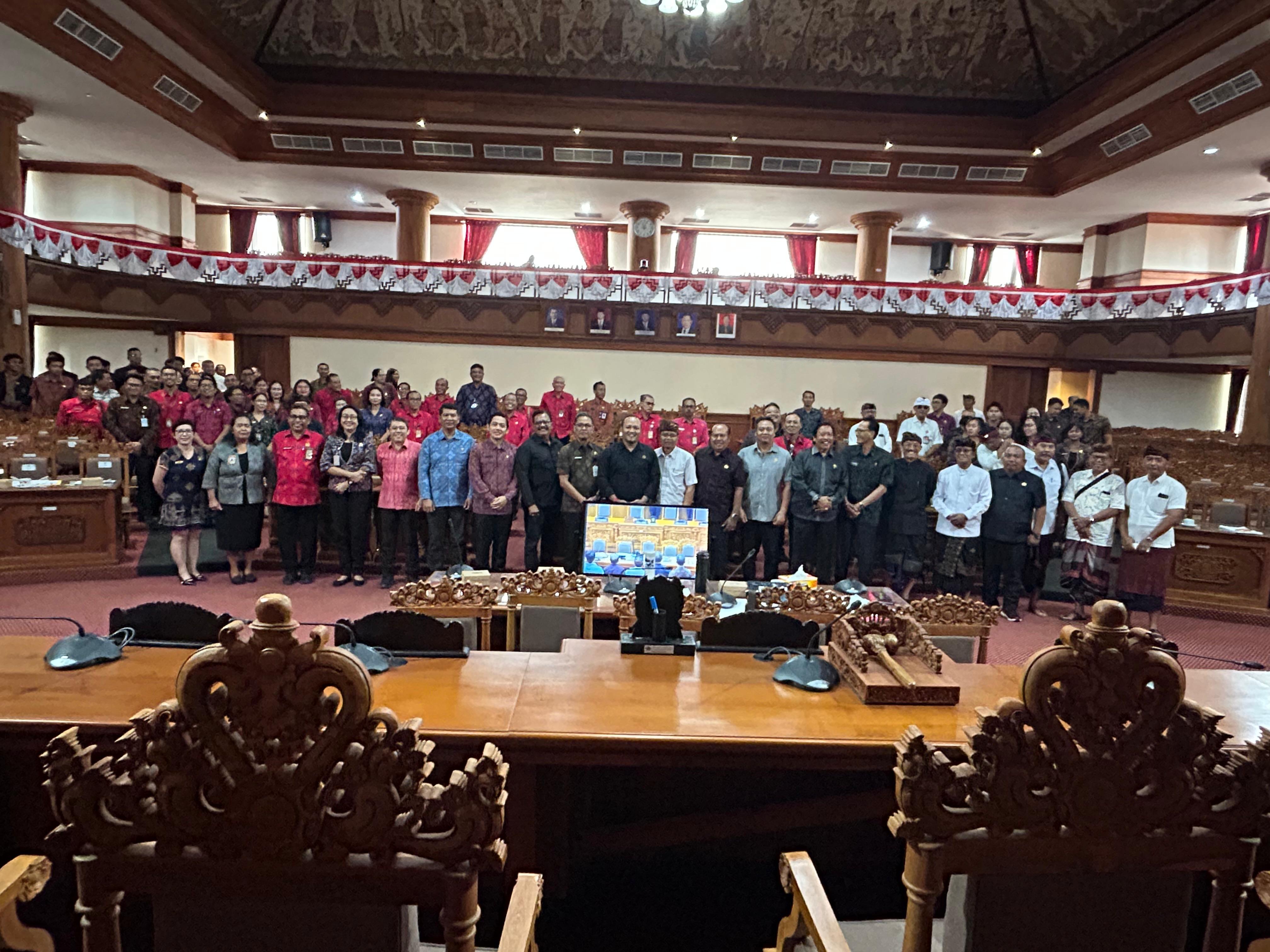 PANSUS II DPRD KOTA DENPASAR GELAR RDP DENGAN PERBEKEL/LURAH DAN BENDESA ADAT, BAHAS KETENTUAN TERTIB ADMINISTRASI KEPENDUDUKAN
