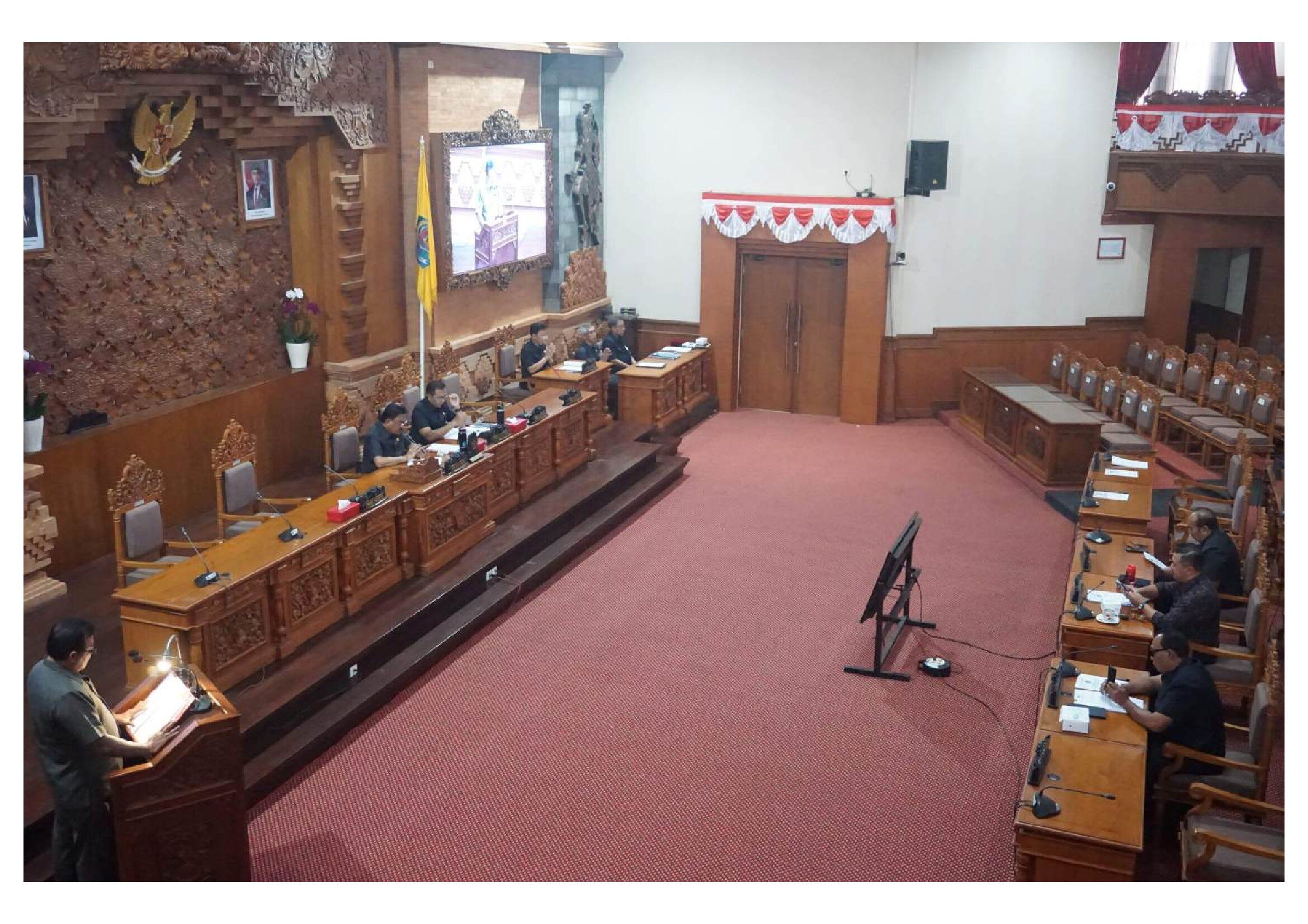 BAPEMPERDA, KOMISI I DAN KOMISI II SAMPAIKAN HASIL PEMBAHASAN RANPERDA TENTANG PERUBAHAN ATAS PERDA NOMOR 5 TAHUN 2023 TENTANG PAJAK DAERAH DAN RETRIBUSI DAERAH
