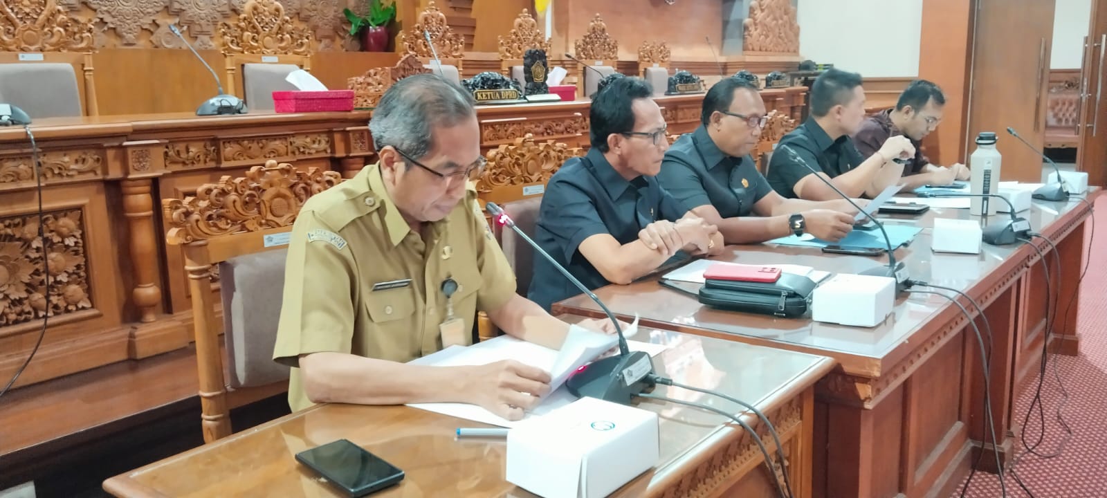 DPRD KOTA DENPASAR SETUJUI PERMOHONAN HIBAH TANAH KEPADA BANJAR ADAT SEMAWANG