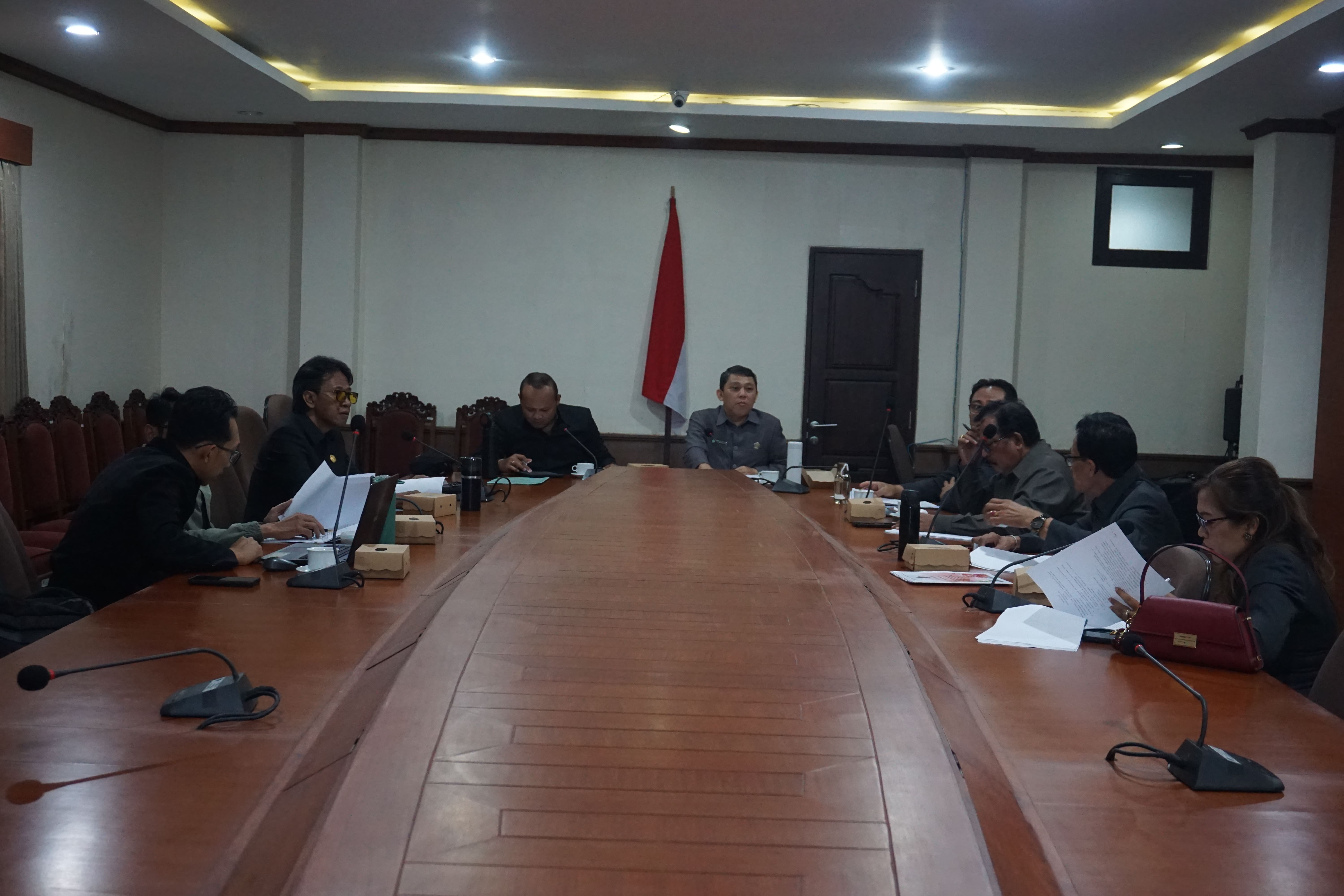 PANSUS II KEMBALI CERMATI RANPERDA KETERTIBAN UMUM DAN KETENTERAMAN MASYARAKAT SERTA PELINDUNGAN MASYARAKAT