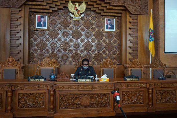 PANDANGAN UMUM FRAKSI-FRAKSI DPRD KOTA DENPASAR TERHADAP RANPERDA TENTANG PERTANGGUNG JAWABAN PELAKSANAAN APBD TA. 2019.