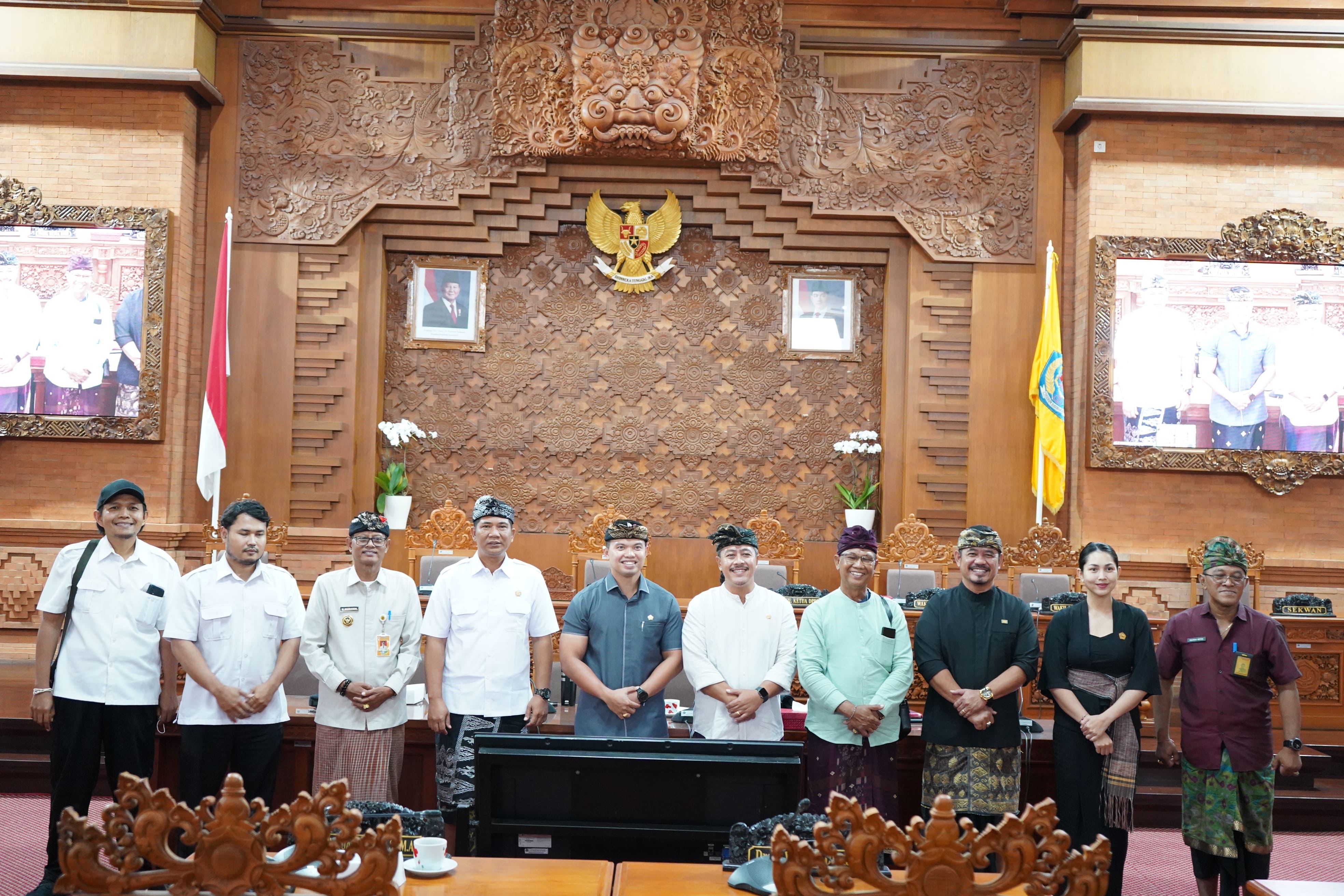 ABRASI PANTAI MUNTIG SIDAKARYA KIAN PARAH, DPRD DENPASAR DESAK PENANGANAN TEKNIS DAN PERMANEN 