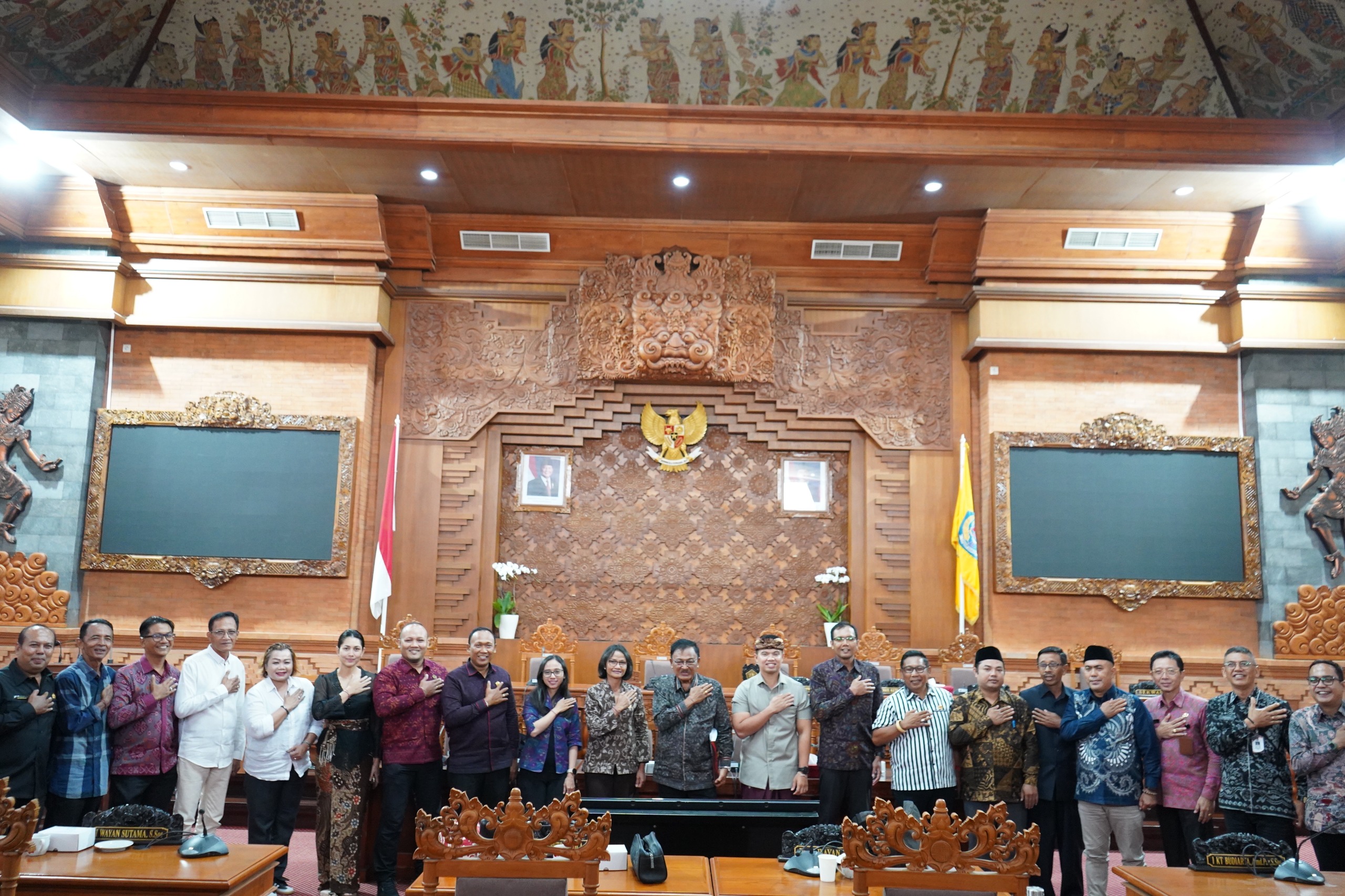 TINGKATKAN KOORDINASI DAN PELAKSANAAN KEGIATAN KEPEMILUAN DI TAHUN 2026, DPRD KOTA DENPASAR TERIMA AUDENSI KPU