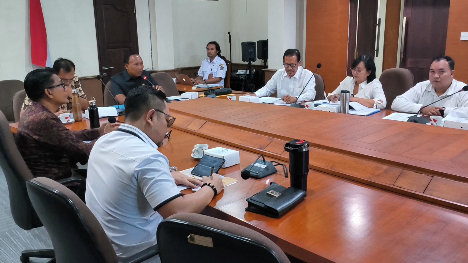 Tingkatkan Kinerja Perumda Pasar Sewakadarma : Komisi II DPRD Kota Denpasar Sampaikan Beberapa Masukan
