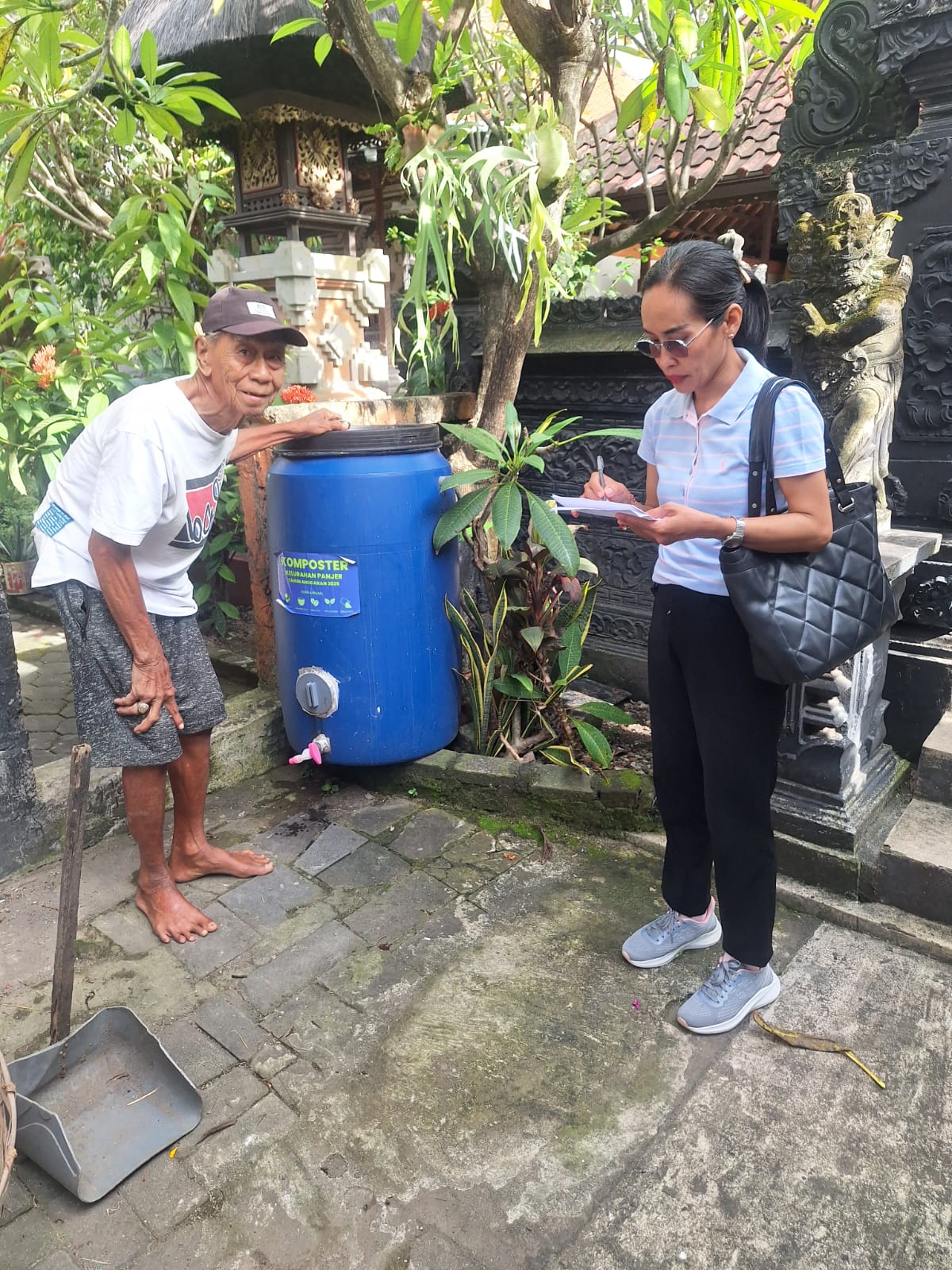 SEKRETARIAT DPRD KOTA DENPASAR MONEV PENGOLAHAN SAMPAH DI SUMBER BERTEMPAT DI KELURAHAN PANJER