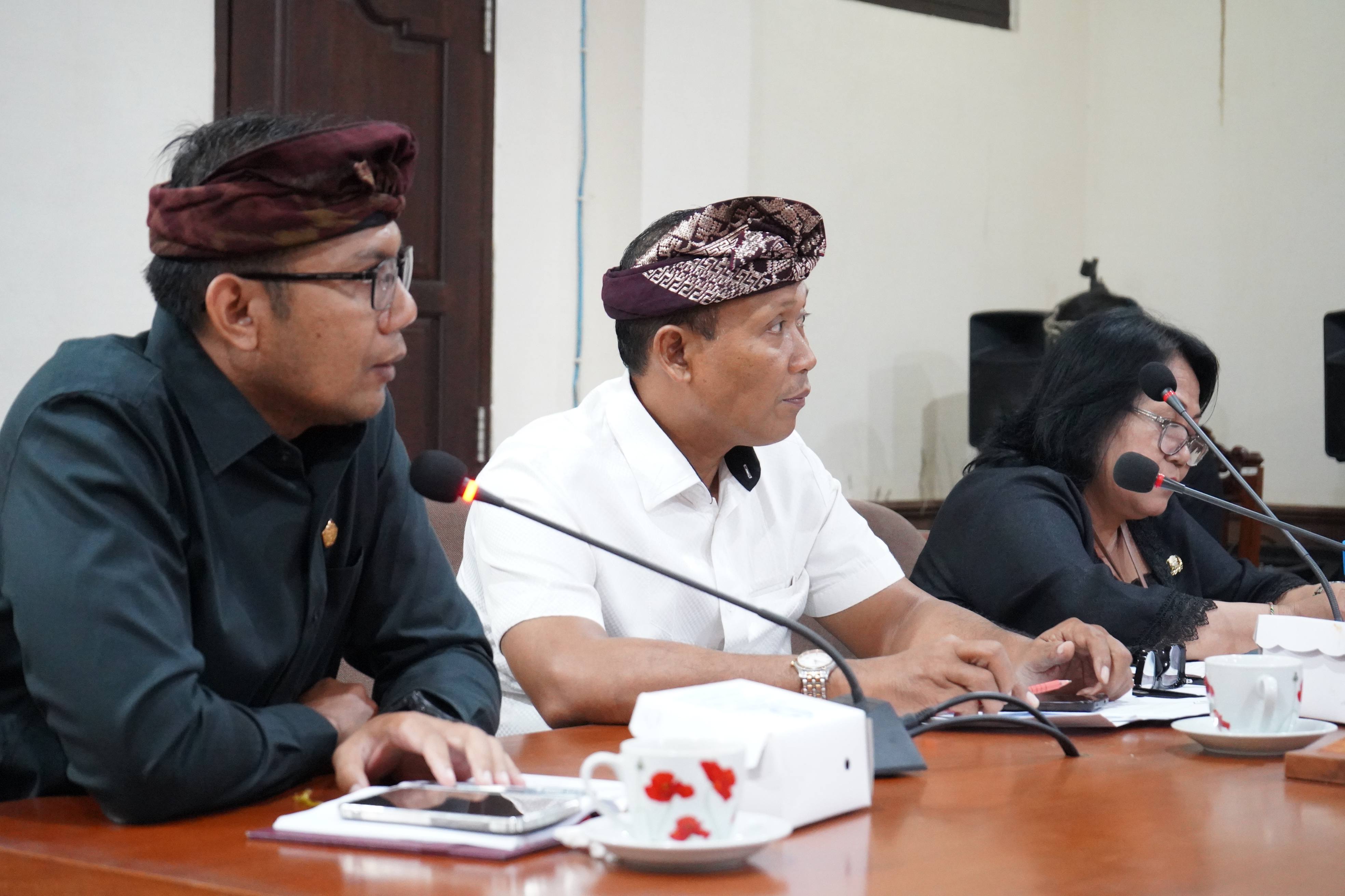Raker Komisi II DPRD Denpasar Bersama Disperindag: Dewan Dorong Tingkatkan Inovasi, Kualitas Produk, dan Pemasaran
