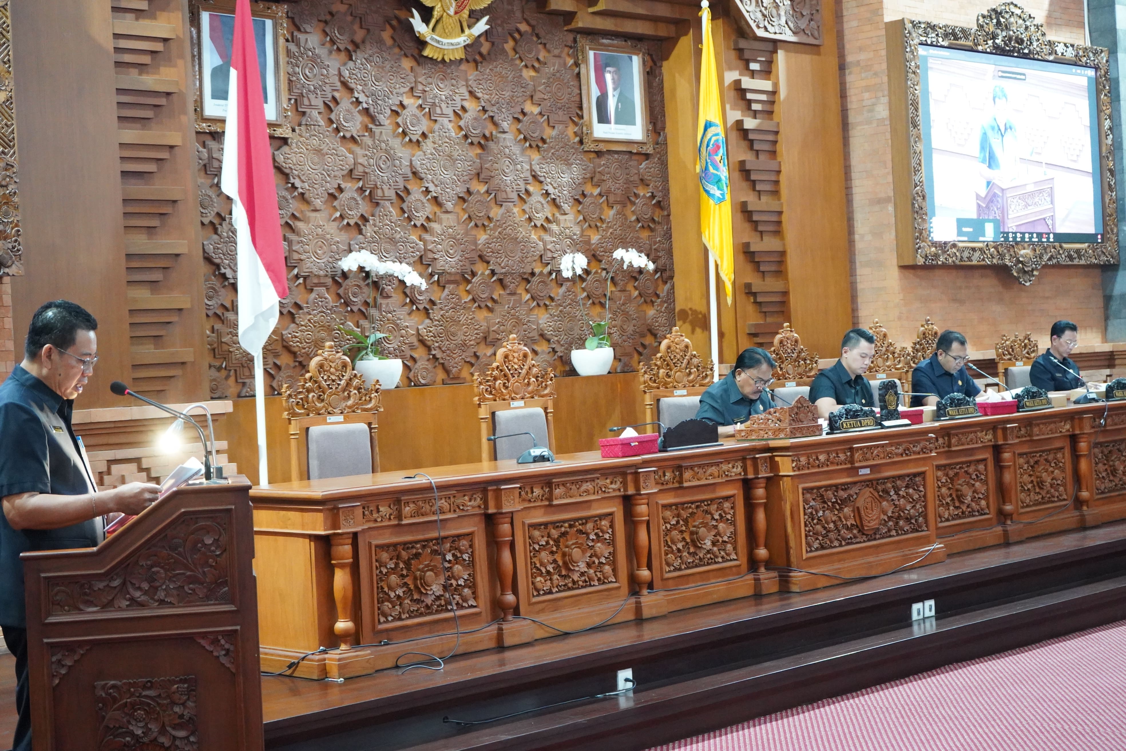 RAPAT PARIPURNA KE-7 MASA PERSIDANGAN II: LAPORAN PANSUS VII DAN LAPORAN RESES DPRD KOTA DENPASAR