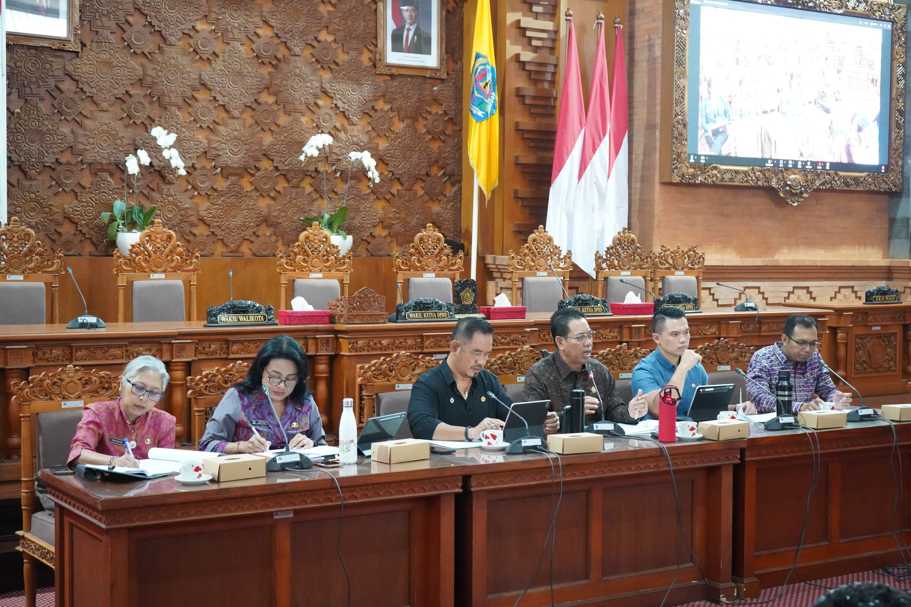 RAPAT KERJA PANSUS VII DPRD DENPASAR DENGAN EKSEKUTIF: SOROTI PARAMETER EVENT STRATEGIS